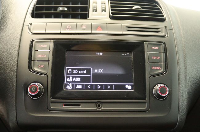 Radio (6Q0 035 125 A) - VW Polo -2006